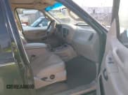 ✅ 2002 Ford Expedition Eddie Bauer • VIN: 1FMEU17LX2LA23105 • Lot: 43690302. Wystawiony na IAAI z przebiegiem 268 585 mil. Bezpłatny archiwum sprzedaży aukcyjnych z USA i szczegółowy raport historii pojazdu na DreamBid. Zdjęcie 5.