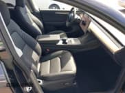 ✅ 2024 Tesla Model Y Long Range • VIN: 7SAYGDEE6RF183836 • Лот: 40588978. Опубликован ранее на IAAI с пробегом 82 миль. Бесплатный доступ к архиву аукционных продаж из США и подробный отчёт об истории автомобиля на DreamBid. Изображение 5.