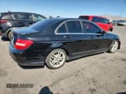 ✅ 2013 Mercedes-Benz C 250 Sport • VIN: WDDGF4HB2DR244251 • Lot: 61692435. Wystawiony na Copart z przebiegiem 153 534 mil. Bezpłatny archiwum sprzedaży aukcyjnych z USA i szczegółowy raport historii pojazdu na DreamBid. Zdjęcie 3.