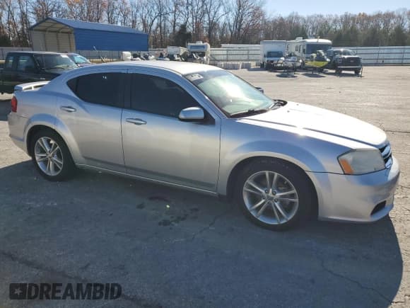 ✅ 2011 Dodge Avenger Heat • VIN: 1B3BD1FG9BN508367 • Lot: 81555104. Wystawiony na Copart z przebiegiem 157 358 mil. Bezpłatny archiwum sprzedaży aukcyjnych z USA i szczegółowy raport historii pojazdu na DreamBid. Zdjęcie 4.