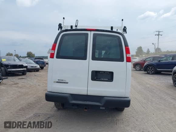 ✅ 2023 Chevrolet Express Cargo • VIN: 1GCWGAFP7P1216450 • Лот: 43000270. Опубликован ранее на IAAI с пробегом 35 696 миль. Бесплатный доступ к архиву аукционных продаж из США и подробный отчёт об истории автомобиля на DreamBid. Изображение 16.
