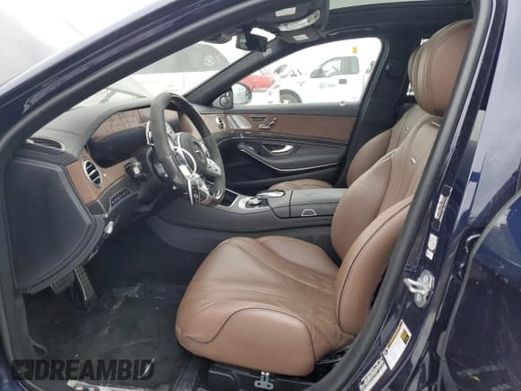 ✅ 2019 Mercedes-Benz S 63 AMG • VIN: WDDUG8JB5KA463752 • Lot: 88930085. Wystawiony na Copart z przebiegiem 27 425 mil. Bezpłatny archiwum sprzedaży aukcyjnych z USA i szczegółowy raport historii pojazdu na DreamBid. Zdjęcie 7.