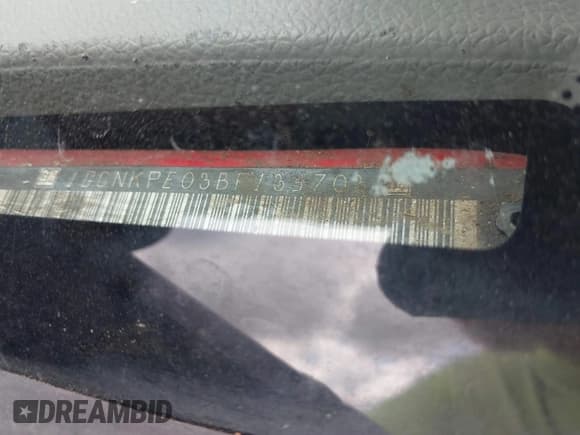 ✅ 2011 Chevrolet Silverado 1500 Work Truck • VIN: 1GCNKPE03BF135703 • Lot: 42165854. Wystawiony na IAAI z przebiegiem 196 803 mil. Bezpłatny archiwum sprzedaży aukcyjnych z USA i szczegółowy raport historii pojazdu na DreamBid. Zdjęcie 9.