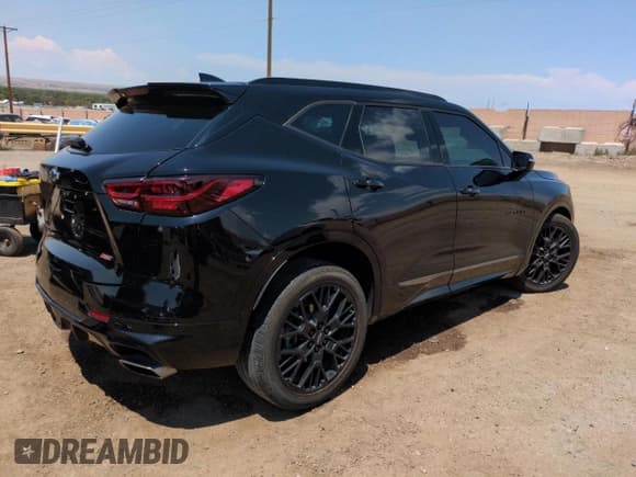 ✅ 2023 Chevrolet Blazer RS • VIN: 3GNKBERSXPS100136 • Lot: 68014405. Wystawiony na Copart z przebiegiem 42 845 mil. Bezpłatny archiwum sprzedaży aukcyjnych z USA i szczegółowy raport historii pojazdu na DreamBid. Zdjęcie 3.