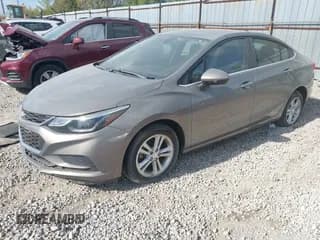 ✅ 2017 Chevrolet Cruze LT • VIN: 1G1BE5SM7H7175896 • Lot: 43538085. Listed on IAAI with 77,730 mi. Free auction sales archive from the USA and detailed vehicle history report at DreamBid. Image 2.