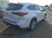 ✅ 2022 Toyota Highlander Limited • VIN: 5TDYZRAH9NS542025 • Lot: 42568561. Wystawiony na IAAI z przebiegiem 64 561 mil. Bezpłatny archiwum sprzedaży aukcyjnych z USA i szczegółowy raport historii pojazdu na DreamBid. Zdjęcie 4.