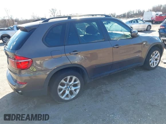 ✅ 2012 BMW X5 35i • VIN: 5UXZV4C54CL746752 • Lot: 43811720. Listed on IAAI with 171,608 mi. Free auction sales archive from the USA and detailed vehicle history report at DreamBid. Image 4.