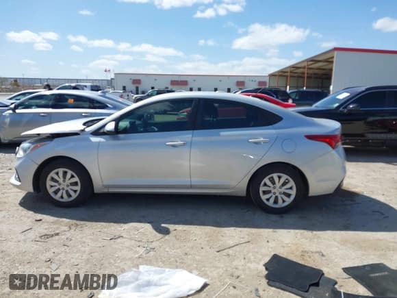 ✅ 2018 Hyundai Accent SE • VIN: 3KPC24A30JE020135 • Лот: 41838897. Опубликован ранее на IAAI с пробегом 70 530 миль. Бесплатный доступ к архиву аукционных продаж из США и подробный отчёт об истории автомобиля на DreamBid. Изображение 14.