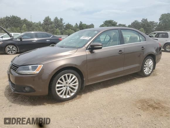 ✅ 2012 Volkswagen Jetta SEL • VIN: 3VWLP7AJ1CM301674 • Лот: 59000735. Опубликован ранее на Copart с пробегом 118 308 миль. Бесплатный доступ к архиву аукционных продаж из США и подробный отчёт об истории автомобиля на DreamBid. Изображение 1.