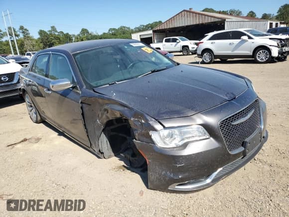✅ 2018 Chrysler 300 Limited • VIN: 2C3CCAEG8JH126883 • Lot: 86609615. Wystawiony na Copart z przebiegiem 84 224 mil. Bezpłatny archiwum sprzedaży aukcyjnych z USA i szczegółowy raport historii pojazdu na DreamBid. Zdjęcie 4.