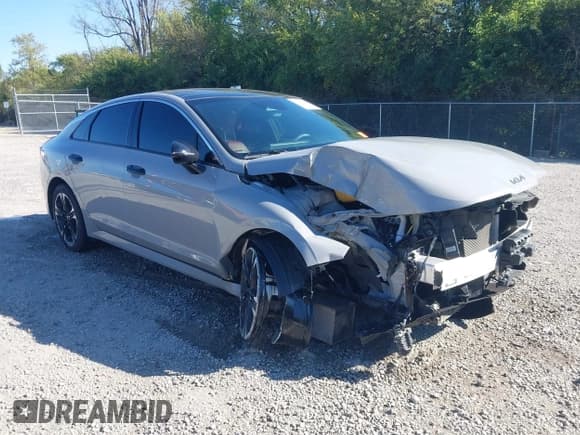 ✅ 2022 Kia K5 GT-Line • VIN: 5XXG64J22NG095820 • Lot: 43404362. Wystawiony na IAAI z przebiegiem 93 091 mil. Bezpłatny archiwum sprzedaży aukcyjnych z USA i szczegółowy raport historii pojazdu na DreamBid. Zdjęcie 1.