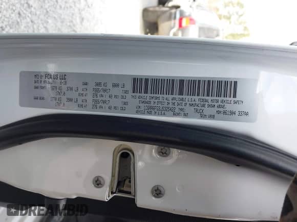 2018 Ram 1500 Tradesman z VIN 1C6RR6FG3JS325422, wystawiony jako IAAI lot #41674052 z przebiegiem 136 502 mil mil oraz . Historia ofert i sprzedaży dostępna na DreamBid. Obrazek 9.