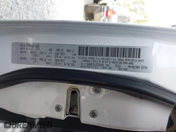 ✅ 2018 Ram 1500 Tradesman • VIN: 1C6RR6FG3JS325422 • Lot: 41674052. Listed on IAAI with 136,502 mi. Free auction sales archive from the USA and detailed vehicle history report at DreamBid. Image 9.