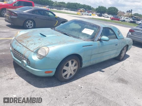 ✅ 2002 Ford Thunderbird Hardtop Premium • VIN: 1FAHP60A42Y126835 • Лот: 42693835. Опубликован ранее на IAAI с пробегом Не указан. Бесплатный доступ к архиву аукционных продаж из США и подробный отчёт об истории автомобиля на DreamBid. Изображение 2.