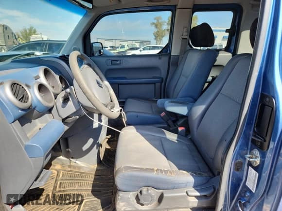 ✅ 2006 Honda Element EX-P • VIN: 5J6YH28706L004981 • Lot: 85785845. Listed on Copart with 136,919 mi. Free auction sales archive from the USA and detailed vehicle history report at DreamBid. Image 7.