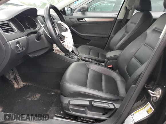 ✅ 2015 Volkswagen Jetta SE • VIN: 3VWD17AJ3FM282085 • Lot: 59718875. Listed on Copart with 87,681 mi. Free auction sales archive from the USA and detailed vehicle history report at DreamBid. Image 7.