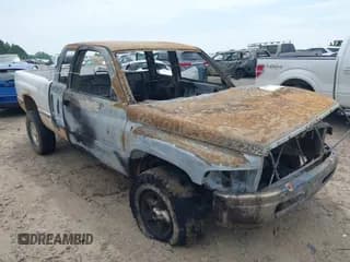 ✅ 1997 Dodge 1500 • VIN: 3B7HF13Z4VG838259 • Lot: 39235353. Wystawiony na IAAI z przebiegiem Nie podano. Bezpłatny archiwum sprzedaży aukcyjnych z USA i szczegółowy raport historii pojazdu na DreamBid. Zdjęcie 1.