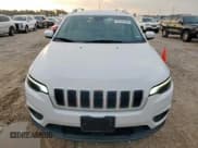 ✅ 2021 Jeep Cherokee Latitude Lux • VIN: 1C4PJLMX9MD107163 • Lot: 70121745. Wystawiony na Copart z przebiegiem 81 761 mil. Bezpłatny archiwum sprzedaży aukcyjnych z USA i szczegółowy raport historii pojazdu na DreamBid. Zdjęcie 5.