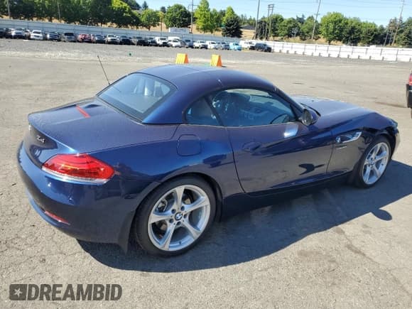 ✅ 2011 BMW Z4 sDrive30i • VIN: WBALM5C50BE380563 • Lot: 68116425. Listed on Copart with 25,445 mi. Free auction sales archive from the USA and detailed vehicle history report at DreamBid. Image 3.