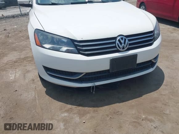 ✅ 2013 Volkswagen Passat S • VIN: 1VWAP7A3XDC028293 • Lot: 42602692. Listed on IAAI with 210,573 mi. Free auction sales archive from the USA and detailed vehicle history report at DreamBid. Image 6.
