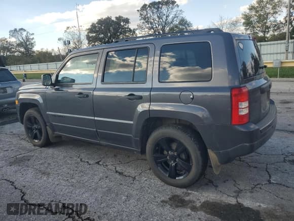 ✅ 2015 Jeep Patriot Sport • VIN: 1C4NJPBA9FD171137 • Lot: 90292955. Wystawiony na Copart z przebiegiem 73 967 mil. Bezpłatny archiwum sprzedaży aukcyjnych z USA i szczegółowy raport historii pojazdu na DreamBid. Zdjęcie 2.