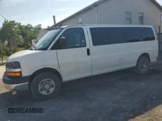 ✅ 2016 Chevrolet Express Passenger LT • VIN: 1GAZGPFG7G1237467 • Лот: 62367035. Опубликован ранее на Copart с пробегом 275 109 миль. Бесплатный доступ к архиву аукционных продаж из США и подробный отчёт об истории автомобиля на DreamBid. Изображение 1.