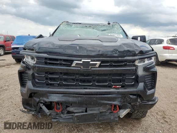 ✅ 2022 Chevrolet Silverado 1500 LT Trail Boss • VIN: 3GCUDFET1NG646193 • Lot: 62421255. Wystawiony na Copart z przebiegiem 32 343 mil. Bezpłatny archiwum sprzedaży aukcyjnych z USA i szczegółowy raport historii pojazdu na DreamBid. Zdjęcie 5.