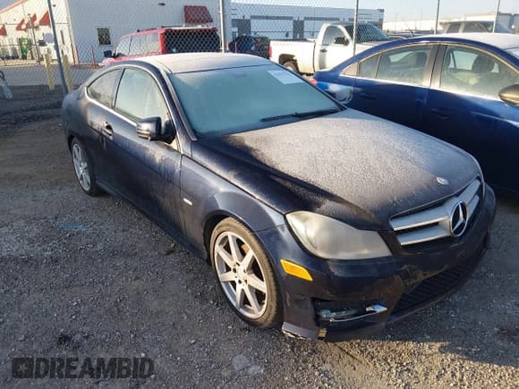 ✅ 2012 Mercedes-Benz C 250 • VIN: WDDGJ4HB1CF805053 • Лот: 43873762. Опубликован ранее на IAAI с пробегом 174 401 миль. Бесплатный доступ к архиву аукционных продаж из США и подробный отчёт об истории автомобиля на DreamBid. Изображение 1.