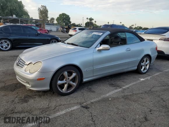 ✅ 2005 Mercedes-Benz CLK 320 • VIN: WDBTK65G55T044578 • Лот: 81112855. Опубликован ранее на Copart с пробегом 171 213 миль. Бесплатный доступ к архиву аукционных продаж из США и подробный отчёт об истории автомобиля на DreamBid. Изображение 1.