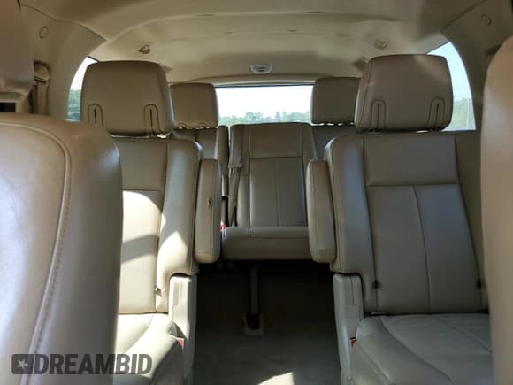 ✅ 2007 Ford Expedition Max XLT • VIN: 1FMFK16527LA33857 • Lot: 59376515. Wystawiony na Copart z przebiegiem 262 960 mil. Bezpłatny archiwum sprzedaży aukcyjnych z USA i szczegółowy raport historii pojazdu na DreamBid. Zdjęcie 10.