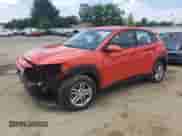 2020 Hyundai Kona SE z VIN KM8K1CAA2LU455097, wystawiony jako Copart lot #58888943 z przebiegiem 77 052 mil mil oraz . Historia ofert i sprzedaży dostępna na DreamBid. Obrazek 1.