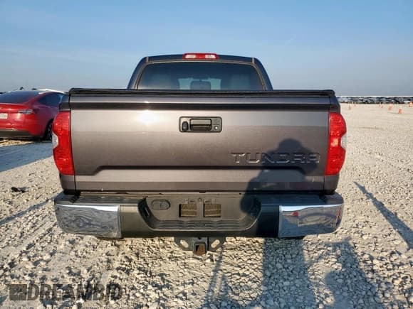 ✅ 2016 Toyota Tundra SR5 • VIN: 5TFEM5F17GX103912 • Лот: 71792425. Опубликован ранее на Copart с пробегом 149 150 миль. Бесплатный доступ к архиву аукционных продаж из США и подробный отчёт об истории автомобиля на DreamBid. Изображение 6.