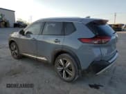 ✅ 2022 Nissan Rogue Platinum • VIN: JN8BT3DC3NW119837 • Lot: 52150575. Wystawiony na Copart z przebiegiem 46 496 mil. Bezpłatny archiwum sprzedaży aukcyjnych z USA i szczegółowy raport historii pojazdu na DreamBid. Zdjęcie 2.