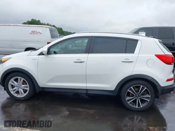 ✅ 2016 Kia Sportage SX • VIN: KNDPCCA65G7808274 • Lot: 43162301. Wystawiony na IAAI z przebiegiem 127 922 mil. Bezpłatny archiwum sprzedaży aukcyjnych z USA i szczegółowy raport historii pojazdu na DreamBid. Zdjęcie 15.