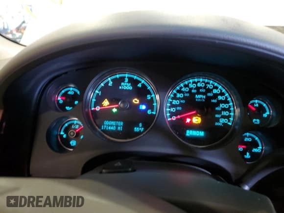 ✅ 2009 Chevrolet Suburban 2LT • VIN: 1GNFK26309R168674 • Lot: 85920645. Wystawiony na Copart z przebiegiem 171 440 mil. Bezpłatny archiwum sprzedaży aukcyjnych z USA i szczegółowy raport historii pojazdu na DreamBid. Zdjęcie 9.