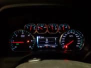 ✅ 2017 Chevrolet Silverado 1500 LT • VIN: 3GCUKREC7HG332690 • Lot: 82768415. Wystawiony na Copart z przebiegiem 94 651 mil. Bezpłatny archiwum sprzedaży aukcyjnych z USA i szczegółowy raport historii pojazdu na DreamBid. Zdjęcie 9.