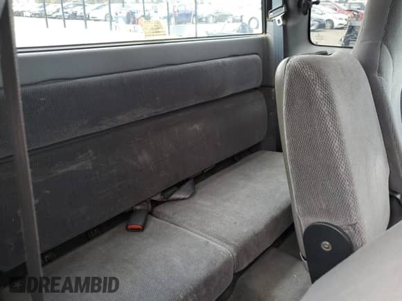 2000 Dodge Dakota with VIN 1B7GL22X1YS708575, listed as a Copart auction lot 82715565 with 133,656 mi miles and Salvage title. Bid and sale history available at DreamBid. Image 10.