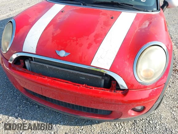 ✅ 2008 MINI Hardtop • VIN: WMWMF33538TU66036 • Lot: 42665945. Wystawiony na IAAI z przebiegiem 230 942 mil. Bezpłatny archiwum sprzedaży aukcyjnych z USA i szczegółowy raport historii pojazdu na DreamBid. Zdjęcie 6.