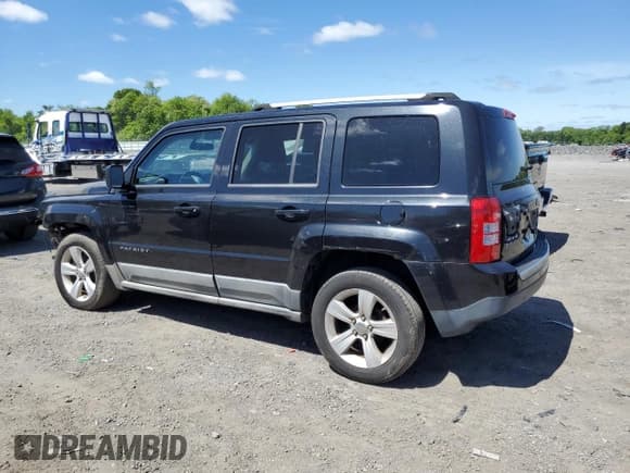 ✅ 2011 Jeep Patriot Latitude X • VIN: 1J4NF4GB9BD112479 • Lot: 56372975. Wystawiony na Copart z przebiegiem 140 824 mil. Bezpłatny archiwum sprzedaży aukcyjnych z USA i szczegółowy raport historii pojazdu na DreamBid. Zdjęcie 2.