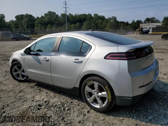 ✅ 2013 Chevrolet Volt • VIN: 1G1RD6E46DU129605 • Lot: 64629544. Wystawiony na Copart z przebiegiem 149 896 mil. Bezpłatny archiwum sprzedaży aukcyjnych z USA i szczegółowy raport historii pojazdu na DreamBid. Zdjęcie 2.
