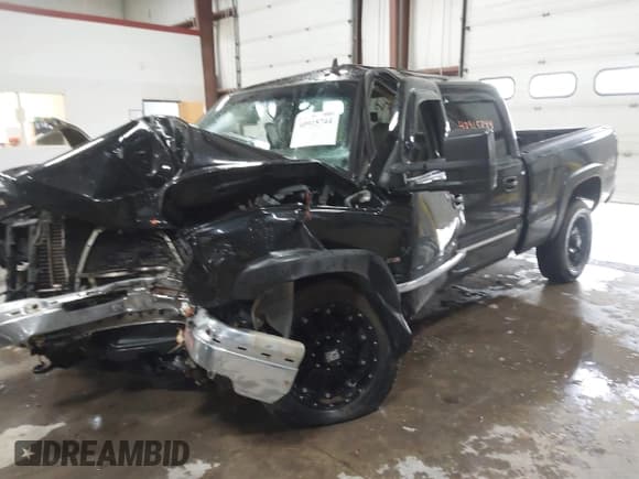 ✅ 2006 Chevrolet Silverado 2500HD LT1 • VIN: 1GCHK23DX6F210487 • Lot: 40915744. Listed on IAAI with Not provided. Free auction sales archive from the USA and detailed vehicle history report at DreamBid. Image 17.