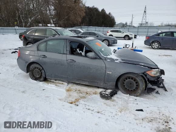 2006 BMW 3 Series z VIN WBAVB53556KW28652, wystawiony jako Copart lot #39053244 z przebiegiem Nie podano mil oraz Nie do naprawy • Non repairable. Historia ofert i sprzedaży dostępna na DreamBid. Obrazek 4.