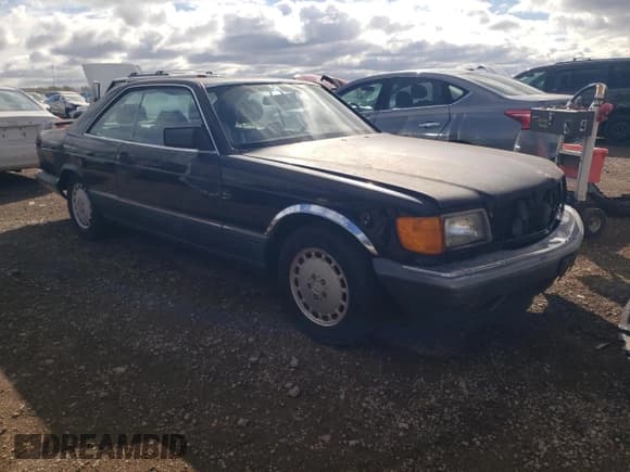 ✅ 1991 Mercedes-Benz 560 • VIN: WDBCA45E0MA577938 • Lot: 75683934. Wystawiony na Copart z przebiegiem 241 805 mil. Bezpłatny archiwum sprzedaży aukcyjnych z USA i szczegółowy raport historii pojazdu na DreamBid. Zdjęcie 4.