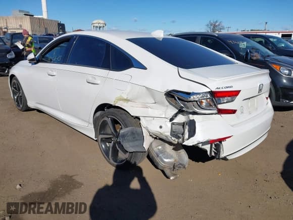 ✅ 2020 Honda Accord Sport • VIN: 1HGCV1F35LA126232 • Lot: 43615520. Wystawiony na IAAI z przebiegiem 26 317 mil. Bezpłatny archiwum sprzedaży aukcyjnych z USA i szczegółowy raport historii pojazdu na DreamBid. Zdjęcie 3.