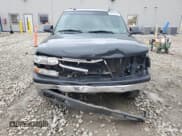 ✅ 2003 Chevrolet Suburban LT • VIN: 1GNFK16Z63J268766 • Lot: 54192505. Wystawiony na Copart z przebiegiem 236 968 mil. Bezpłatny archiwum sprzedaży aukcyjnych z USA i szczegółowy raport historii pojazdu na DreamBid. Zdjęcie 5.