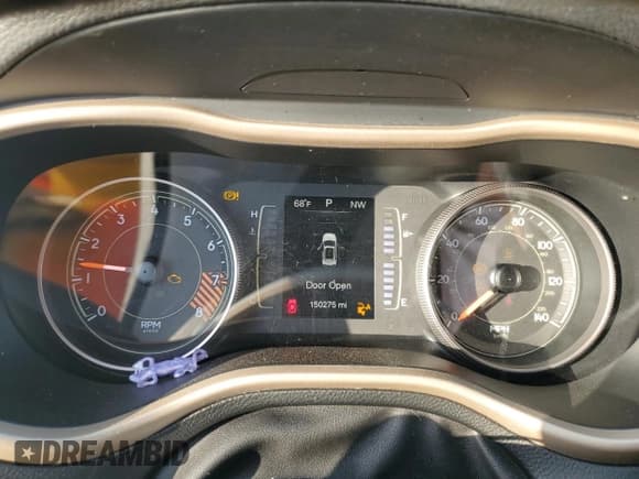 ✅ 2015 Jeep Cherokee Latitude • VIN: 1C4PJMCS2FW789483 • Lot: 86440765. Listed on Copart with 150,275 mi. Free auction sales archive from the USA and detailed vehicle history report at DreamBid. Image 9.