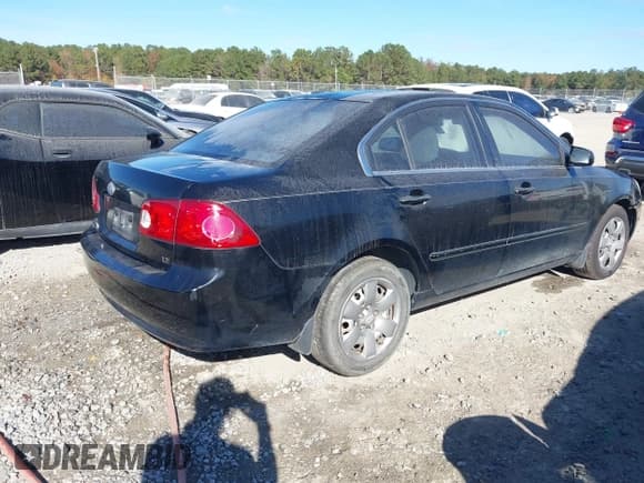 ✅ 2008 Kia Optima LX • VIN: KNAGE123685195465 • Lot: 43716858. Wystawiony na IAAI z przebiegiem 275 674 mil. Bezpłatny archiwum sprzedaży aukcyjnych z USA i szczegółowy raport historii pojazdu na DreamBid. Zdjęcie 4.