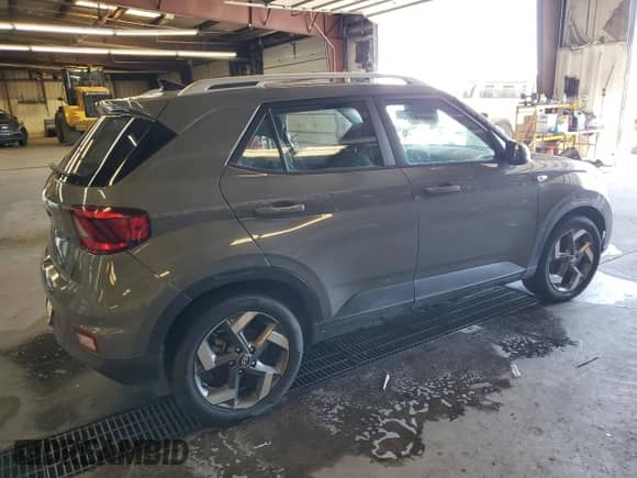 2021 Hyundai Venue SEL with VIN KMHRC8A37MU116439, listed as a Copart auction lot 64867464 with 57,373 mi miles and Clean title. Bid and sale history available at DreamBid. Image 3.