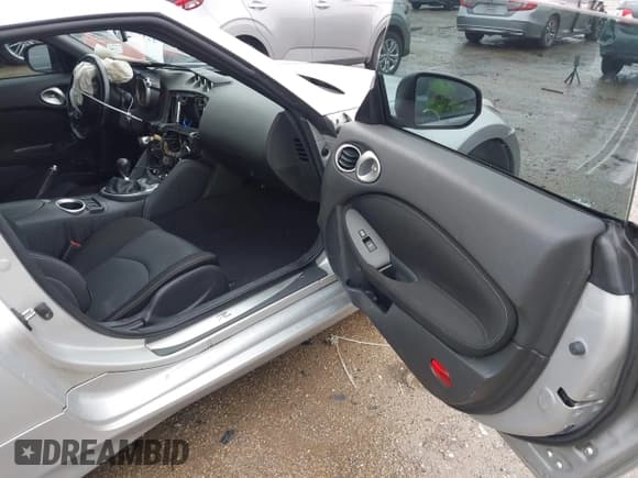 ✅ 2010 Nissan 370Z Touring • VIN: JN1AZ4EH9AM503264 • Lot: 42180901. Wystawiony na IAAI z przebiegiem Nie podano. Bezpłatny archiwum sprzedaży aukcyjnych z USA i szczegółowy raport historii pojazdu na DreamBid. Zdjęcie 5.