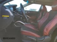 ✅ 2014 Hyundai Veloster • VIN: KMHTC6AD4EU199333 • Lot: 82149024. Wystawiony na Copart z przebiegiem 85 090 mil. Bezpłatny archiwum sprzedaży aukcyjnych z USA i szczegółowy raport historii pojazdu na DreamBid. Zdjęcie 7.